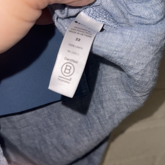 Athleta Cabo Shorts 4” linen chambray blue large pockets elastic drawstring - Picture 4 of 5